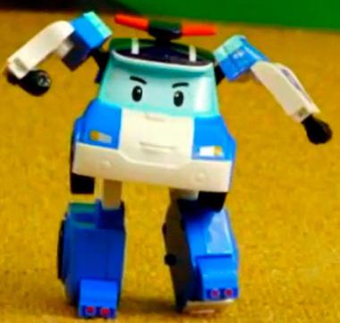 बचाव लड़कों के लिए - एक खिलौना रोबोट पोली!