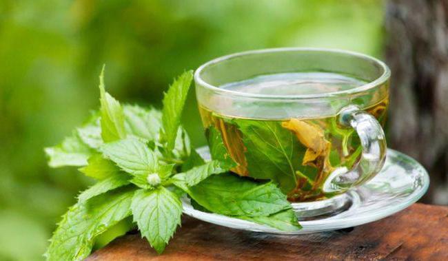 क्या हरी चाय में कैफीन होता है और यह स्वास्थ्य को कैसे प्रभावित कर सकता है?