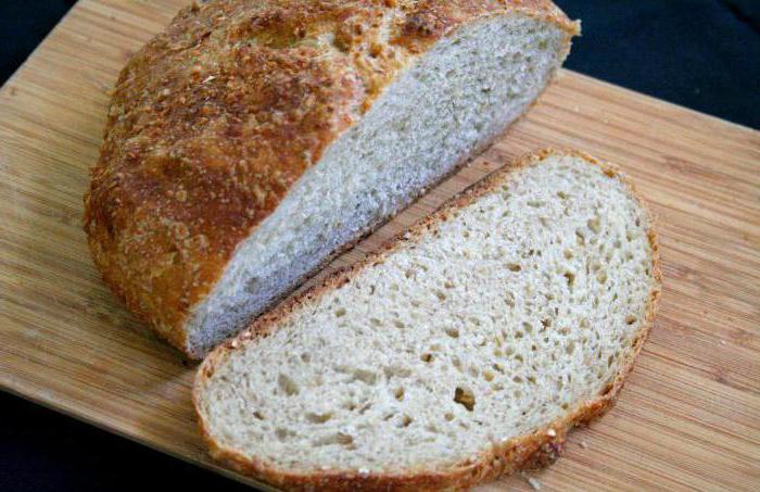 ओवन में पूरे अनाज के आटे से रोटी कैसे सेंकना है?